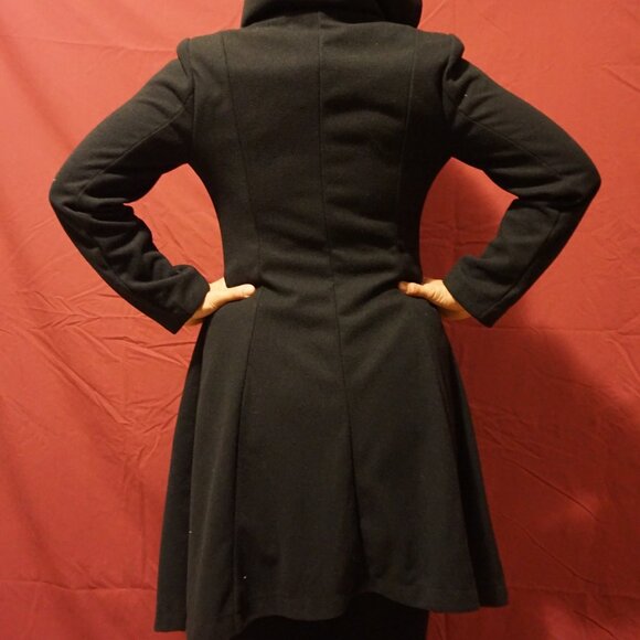 Black Fleece Coat, Size Medium - Picture 4 of 8